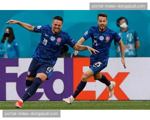 维罗纳2-1力克恩波利，凭借多塞纳与杜达的进球逃离降级区